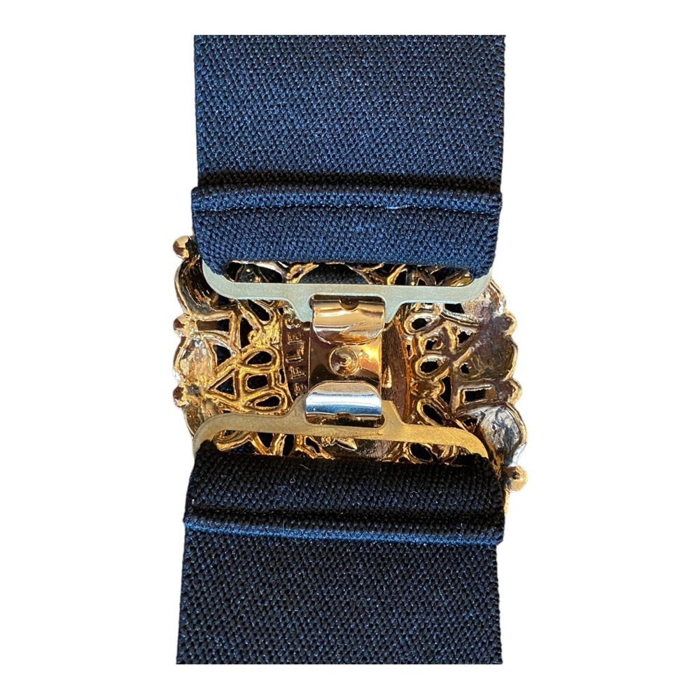 Vintage stretch black belt with gold decorative buckle 26” long x 2” wide. GVC - Picture 4 of 4